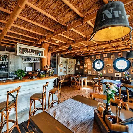 Ξενοδοχείο με διαμερίσματα Cafe Knatter Uckeritz